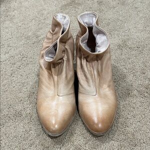 Elegant Tan Leather Ankle Boots